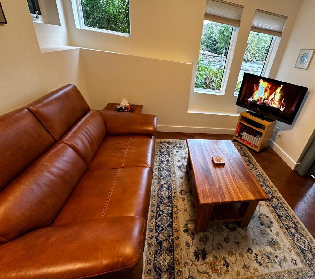 Liahona Guest House Ucluelet Exterior photo